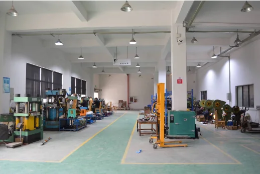 Interior view of the Wenzhou Oasis Metal Products Factory workshop